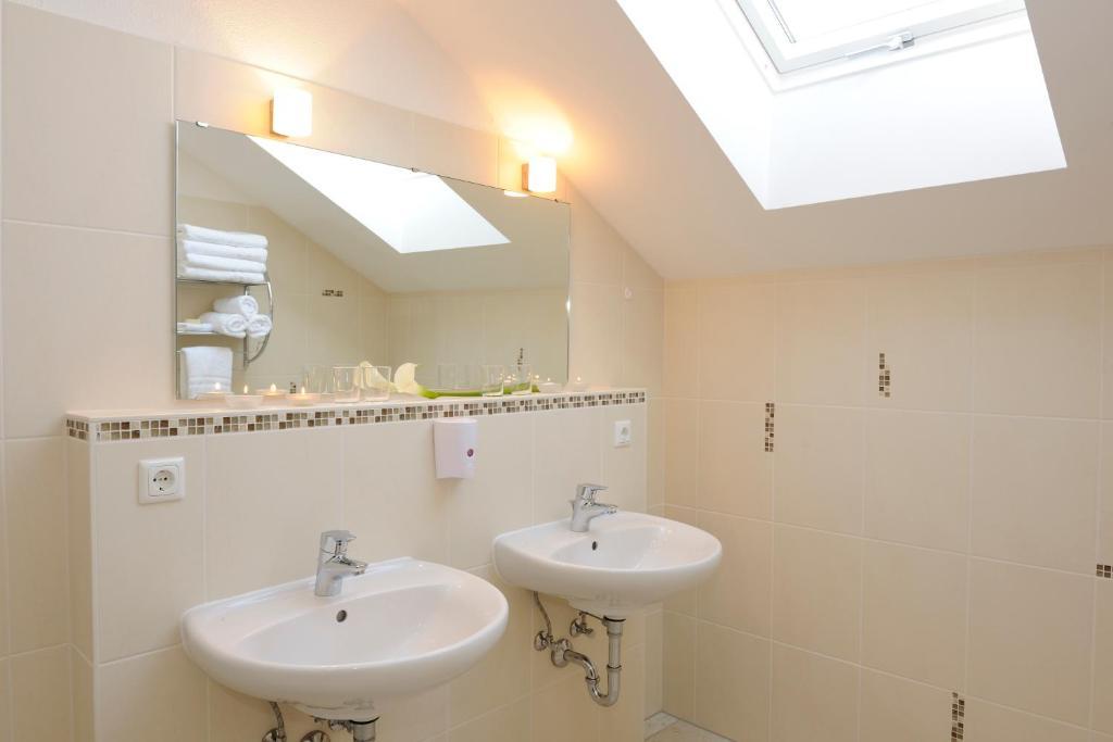Hotel Inspiration Garni Tittmoning Szoba fotó