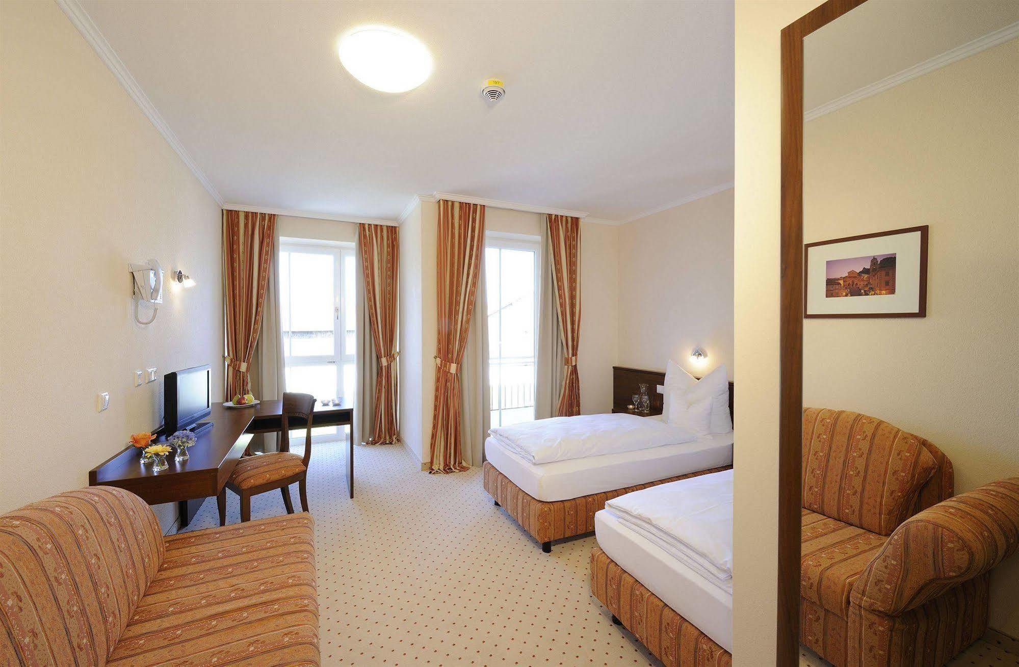Hotel Inspiration Garni Tittmoning Kültér fotó